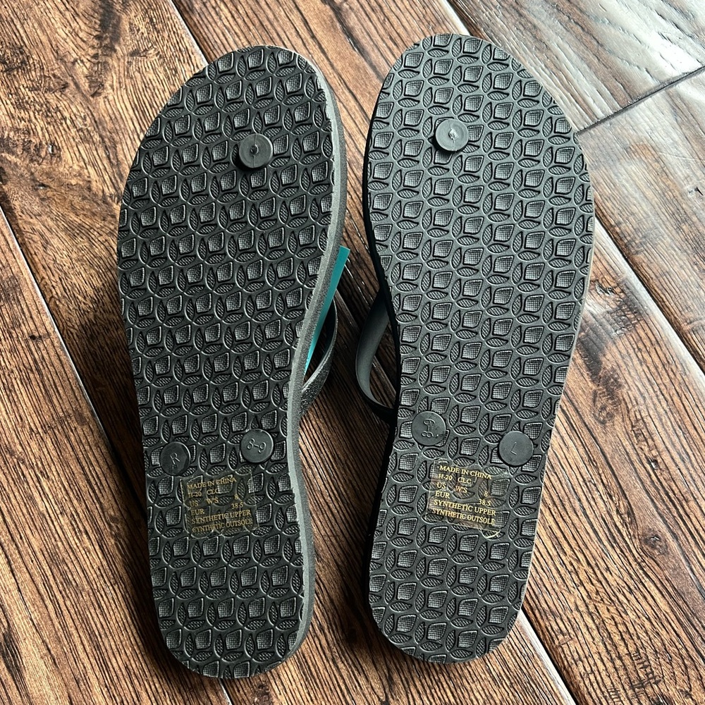 NWT Women’s Reef Sandals🌴 - Picture 2 of 2